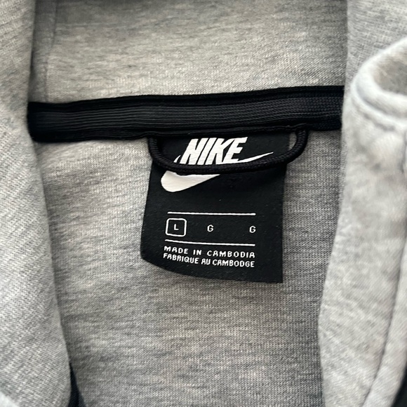 Nike Tech Fleece Zip Up Hoodie - Picture 4 of 4